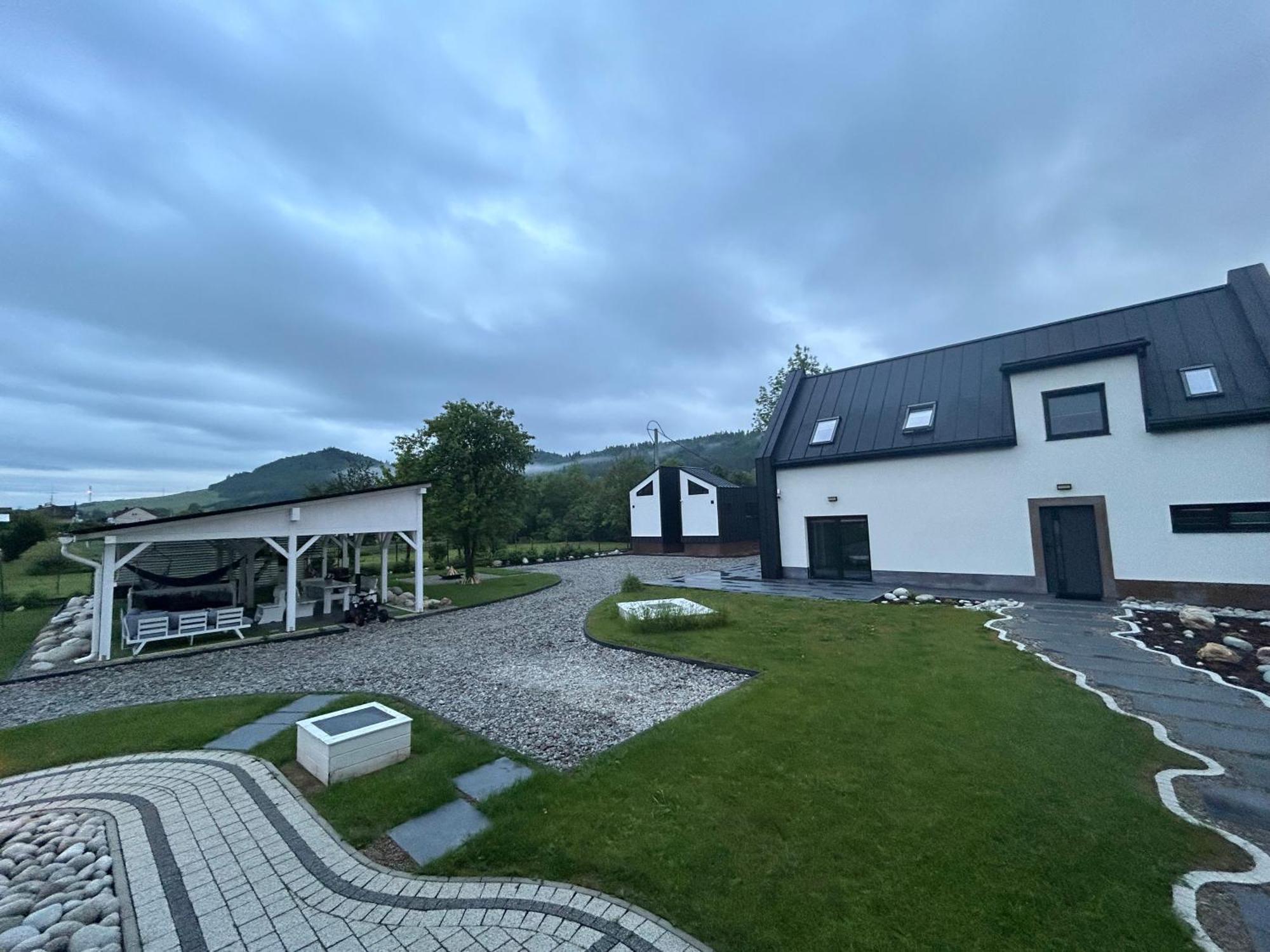 Black & White Houses Niedzica Exterior photo